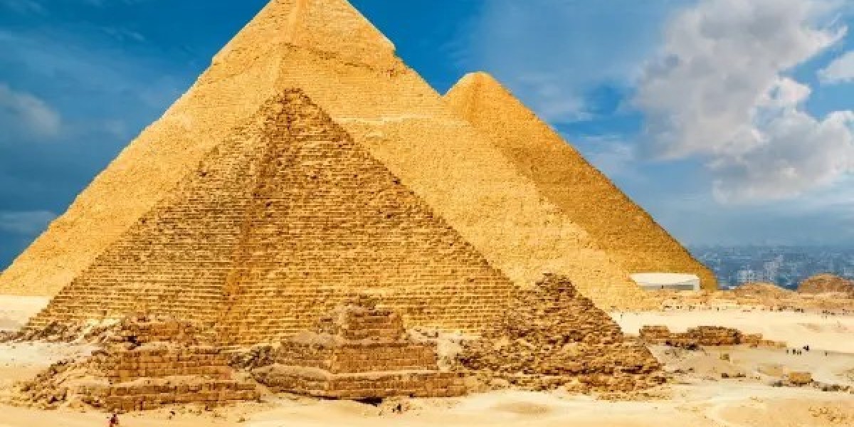 Essential Tips: Your Tourist Guide for Pyramids in Egypt